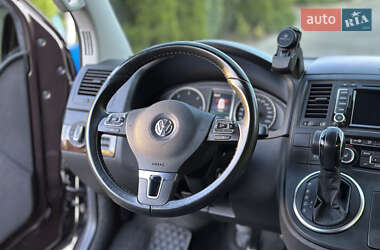 Минивэн Volkswagen Multivan 2015 в 