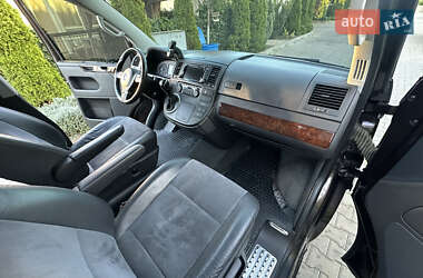 Минивэн Volkswagen Multivan 2015 в 
