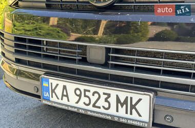 Минивэн Volkswagen Multivan 2016 в 