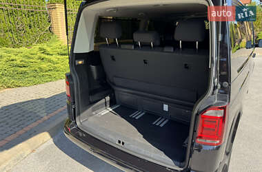 Минивэн Volkswagen Multivan 2016 в 