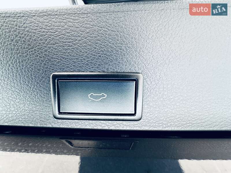 Минивэн Volkswagen Multivan 2020 в Одессе