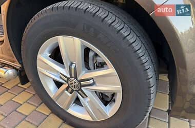 Минивэн Volkswagen Multivan 2016 в 