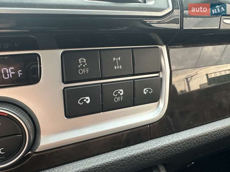 Минивэн Volkswagen Multivan 2017 в Днепре