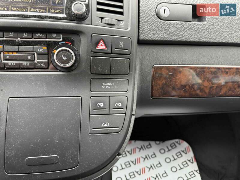 Минивэн Volkswagen Multivan 2014 в Львове