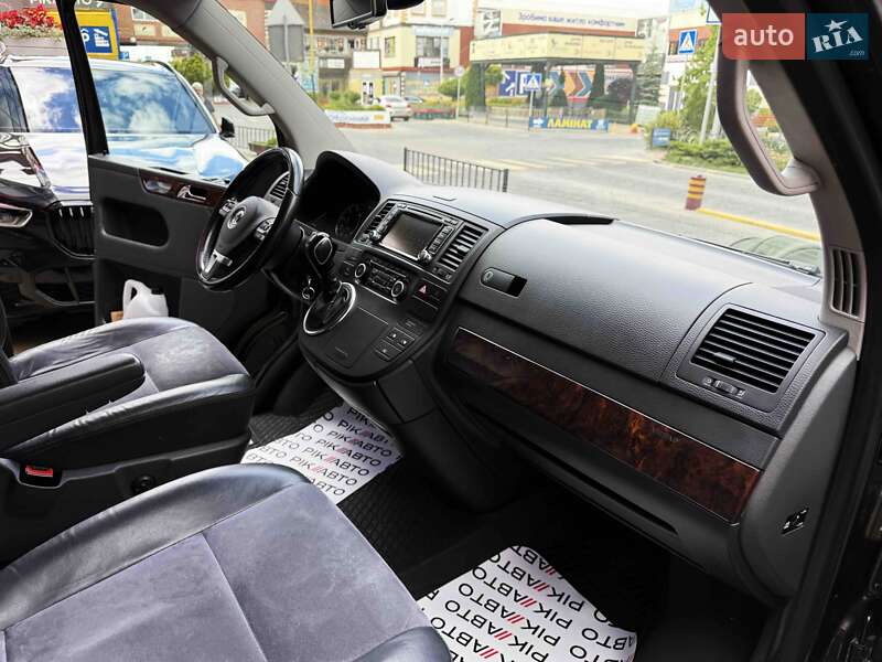 Минивэн Volkswagen Multivan 2014 в Львове
