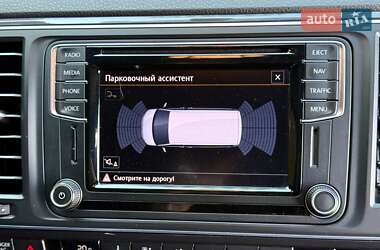 Минивэн Volkswagen Multivan 2016 в 
