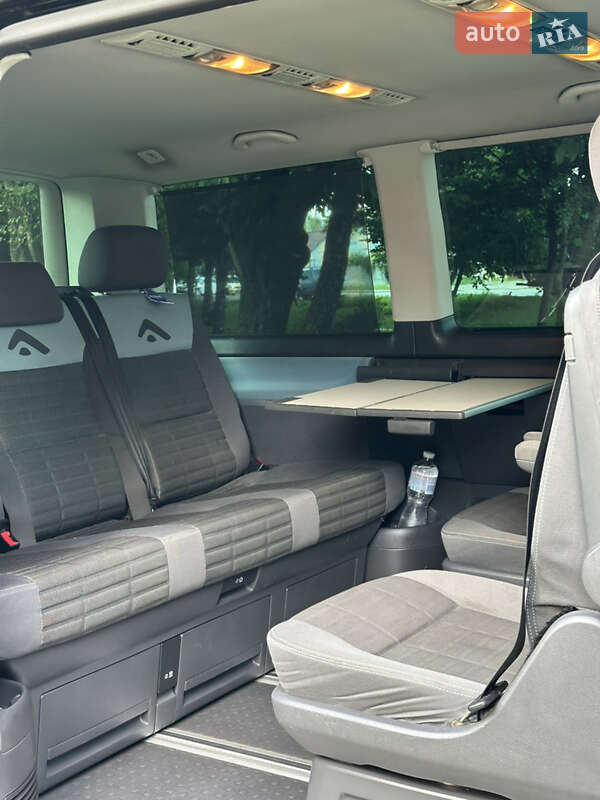 Минивэн Volkswagen Multivan 2008 в Киеве