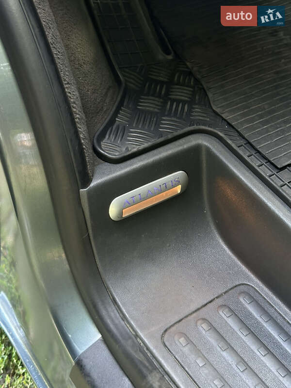 Минивэн Volkswagen Multivan 2008 в Киеве