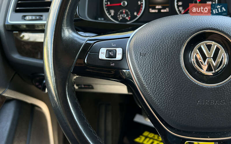 Минивэн Volkswagen Multivan 2017 в Львове