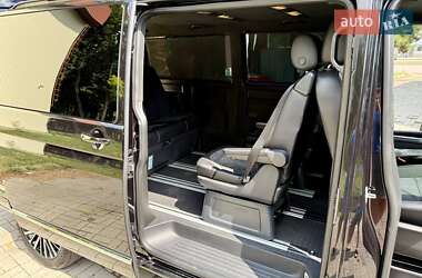 Минивэн Volkswagen Multivan 2016 в 