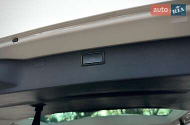 Минивэн Volkswagen Multivan 2020 в 