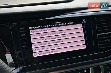 Минивэн Volkswagen Multivan 2020 в 