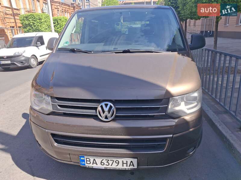 Минивэн Volkswagen Multivan 2012 в Днепре