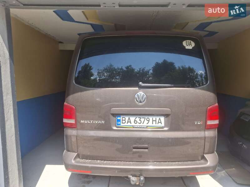 Минивэн Volkswagen Multivan 2012 в Днепре