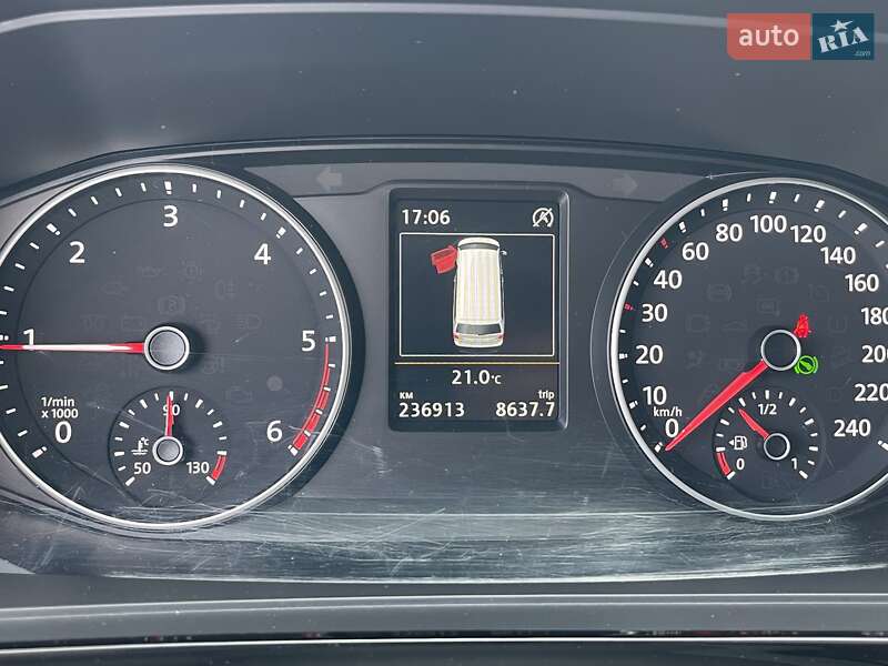 Минивэн Volkswagen Multivan 2018 в Киеве фото 27 Минивэн Volkswagen Multivan 2018 в Киеве