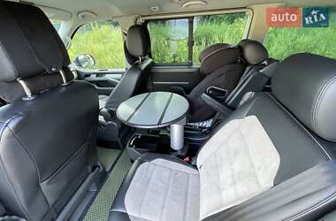 Минивэн Volkswagen Multivan 2018 в 