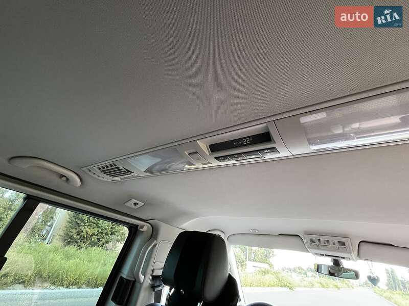 Минивэн Volkswagen Multivan 2018 в Киеве фото 44 Минивэн Volkswagen Multivan 2018 в Киеве