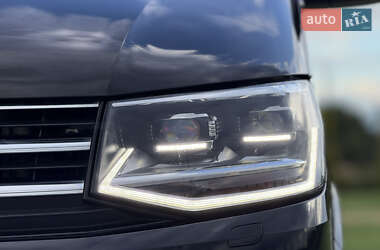 Мінівен Volkswagen Multivan 2016 в 