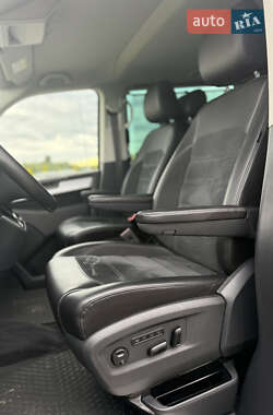 Мінівен Volkswagen Multivan 2016 в 