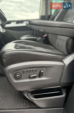 Мінівен Volkswagen Multivan 2016 в 