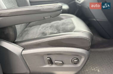 Мінівен Volkswagen Multivan 2016 в 