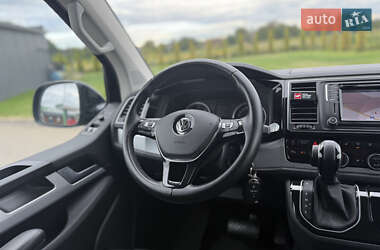 Мінівен Volkswagen Multivan 2016 в 