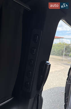 Минивэн Volkswagen Multivan 2012 в 
