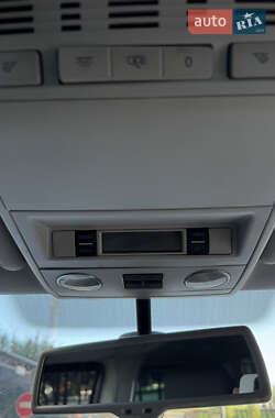 Минивэн Volkswagen Multivan 2010 в 