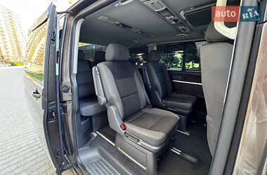 Минивэн Volkswagen Multivan 2010 в 