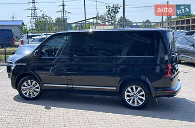 Минивэн Volkswagen Multivan 2023 в 