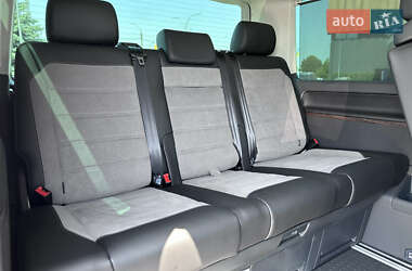 Минивэн Volkswagen Multivan 2023 в 