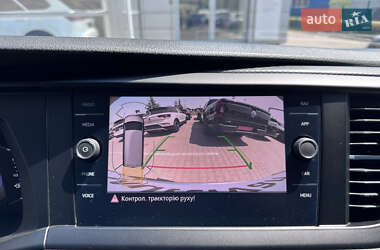 Минивэн Volkswagen Multivan 2023 в 
