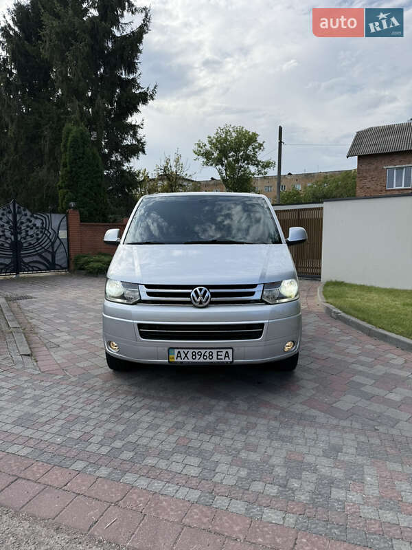 Мінівен Volkswagen Multivan 2011 в Стрию