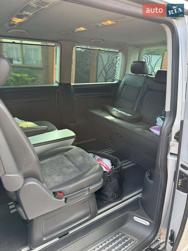 Мінівен Volkswagen Multivan 2011 в Стрию