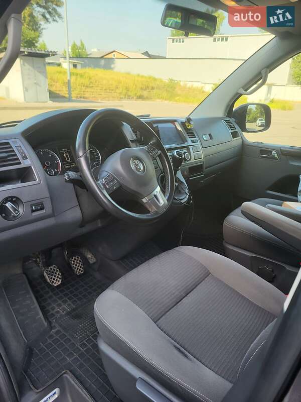 Минивэн Volkswagen Multivan 2015 в Киеве фото 7 Минивэн Volkswagen Multivan 2015 в Киеве
