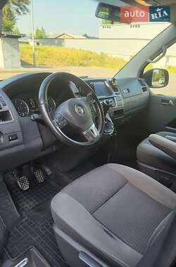 Мінівен Volkswagen Multivan 2015 в 