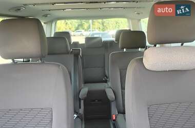 Мінівен Volkswagen Multivan 2015 в 