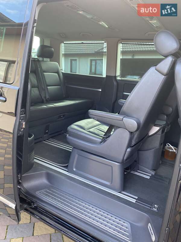 Минивэн Volkswagen Multivan 2015 в Владимире