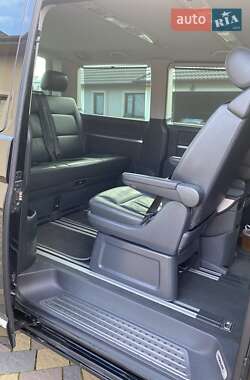 Минивэн Volkswagen Multivan 2015 в 
