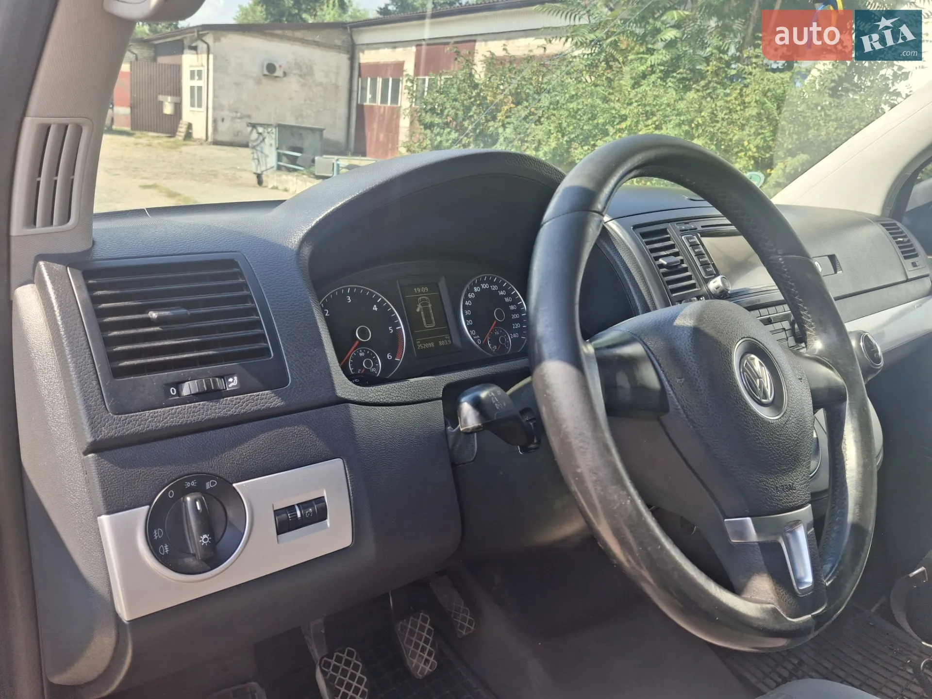 2012 Volkswagen Multivan - мініатюра 3