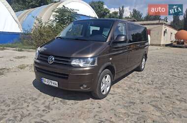 Минивэн Volkswagen Multivan 2012 в 