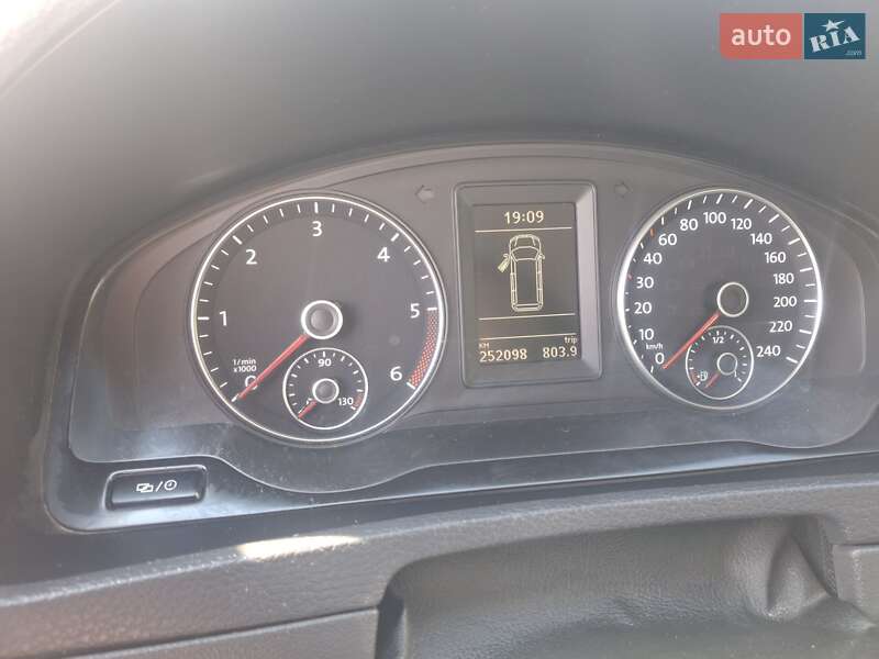 Минивэн Volkswagen Multivan 2012 в Днепре