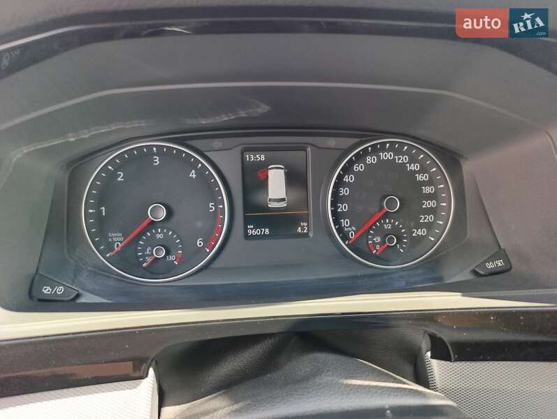 Минивэн Volkswagen Multivan 2019 в Киеве фото 22 Минивэн Volkswagen Multivan 2019 в Киеве