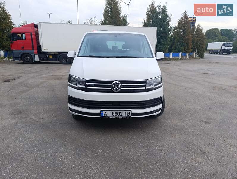 Минивэн Volkswagen Multivan 2017 в Долине
