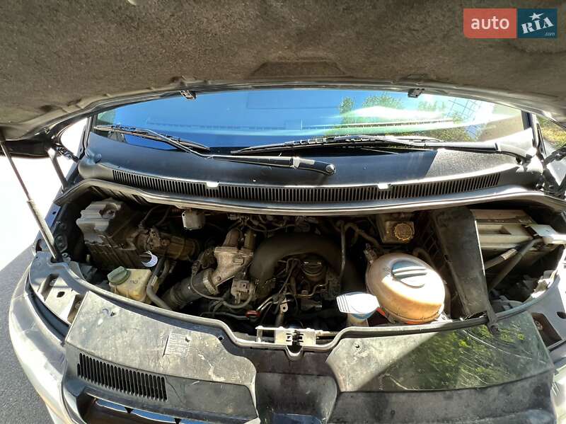 Минивэн Volkswagen Multivan 2010 в Киеве фото 6 Минивэн Volkswagen Multivan 2010 в Киеве