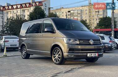 Мінівен Volkswagen Multivan 2017 в Чернівцях