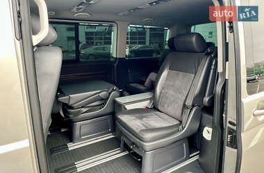 Мінівен Volkswagen Multivan 2011 в 