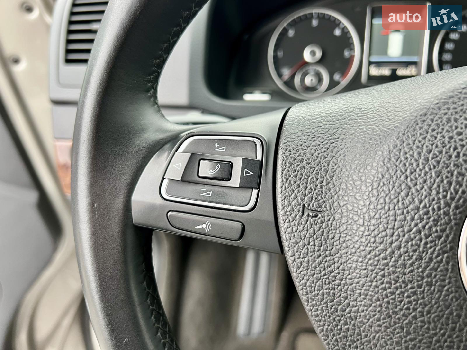 2011 Volkswagen Multivan - мініатюра 16