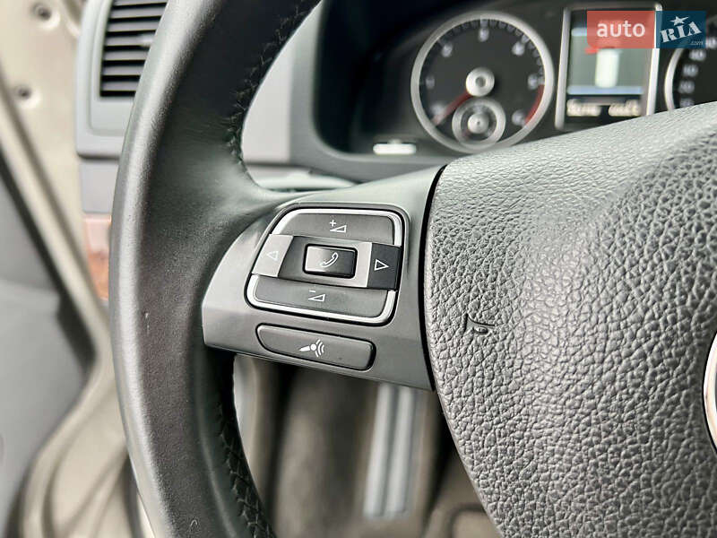 Минивэн Volkswagen Multivan 2011 в Киеве