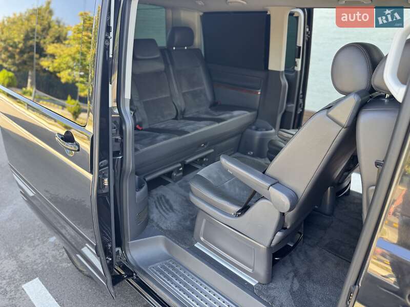 Минивэн Volkswagen Multivan 2008 в Киеве
